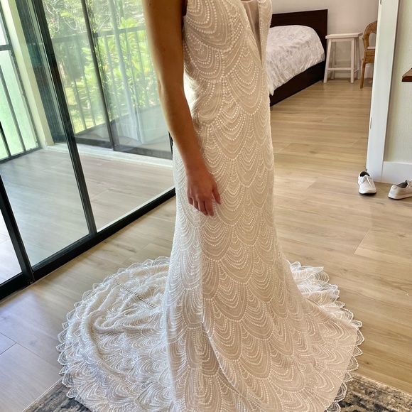 Kelly Chase Sequin Lace Art Deco Wedding Dress - Picture 6 of 7